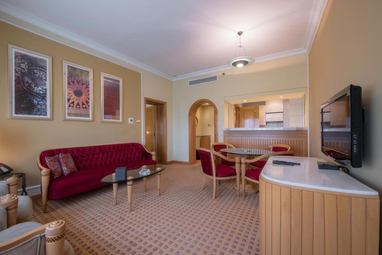 Officers Club & Hotel 5*
