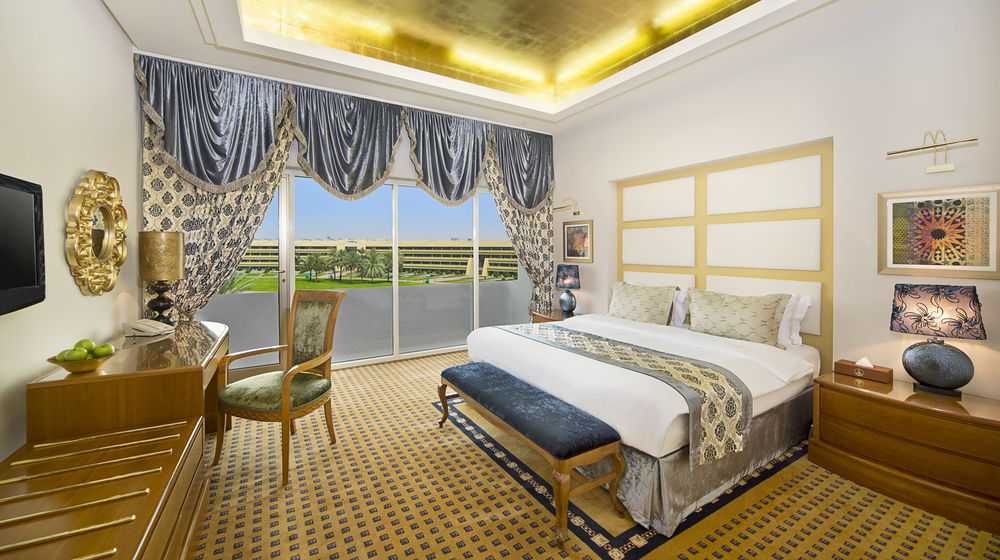 Officers Club & Hotel 5*